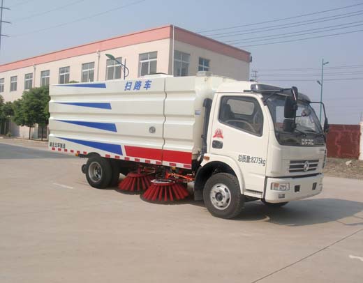 東風多利卡掃路車